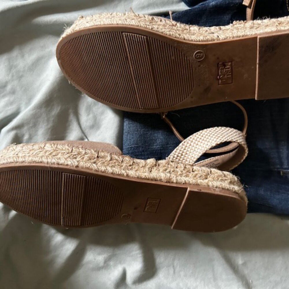 womens size 9 sandals straw  tan shoes shoe nine summer - Picture 3 of 4